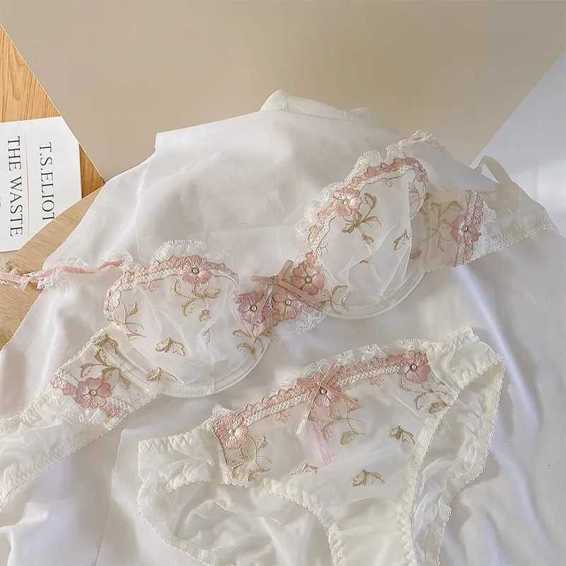 MOYISU Luxury French Pure Desire White Lace Thin Gauze Underwear Set Embroidery Girl Push-up Bra Big Size Big Breasts Small Z260402