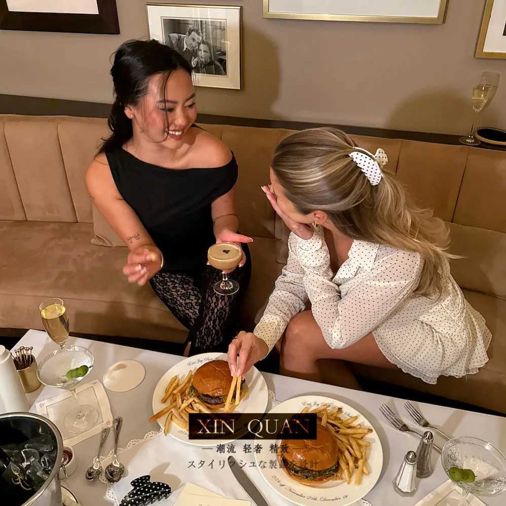 Refreshing World Polka Dots Hair Claw Black White Retro Classic Style Acetaye Hair Claw Clips Hair Accessories for Women Girls H260402