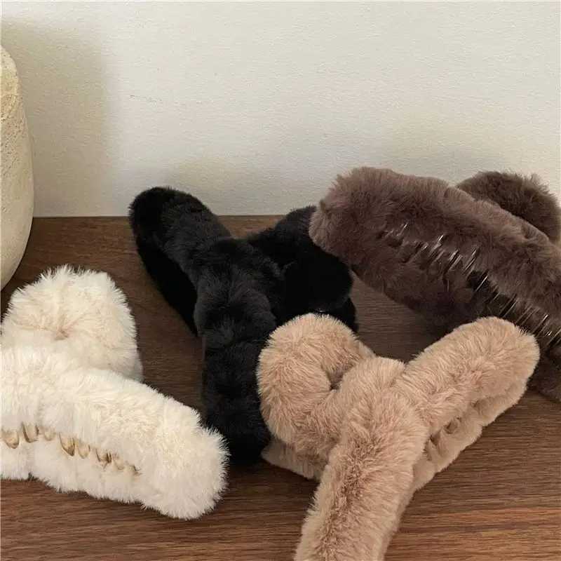 Soft Milk Coffee Color Series Imitation Fur Rabbit Fur Back Head Updo Hair Claw Warm Large Plush Shark Clip Barrettes Hair Claws H260402