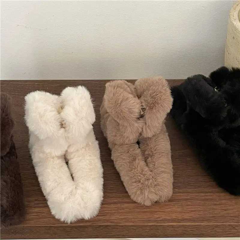 Soft Milk Coffee Color Series Imitation Fur Rabbit Fur Back Head Updo Hair Claw Warm Large Plush Shark Clip Barrettes Hair Claws H260402