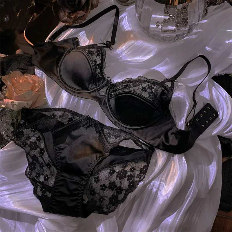 Lace Floral Bra Set Thin Section Breathable Small Breasts Gathered Collect Side Breasts Glossy Solid Color Underwear Set Z260402