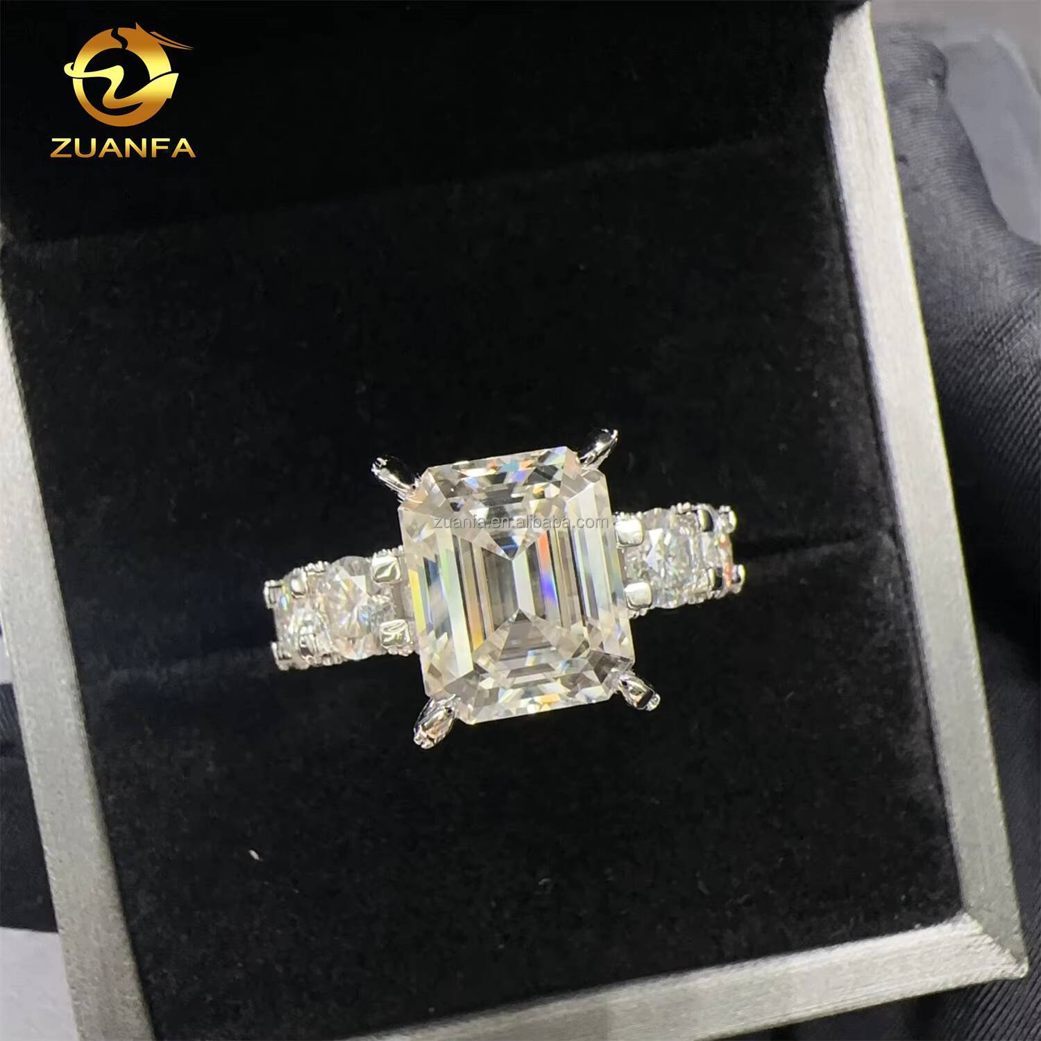 Unique Luxury 925 Solid Silver Bridal Women Jewelry VVS1 5Ct Big Size VVS1 Emerald Moissanite Eternity Engagement Band Ring
