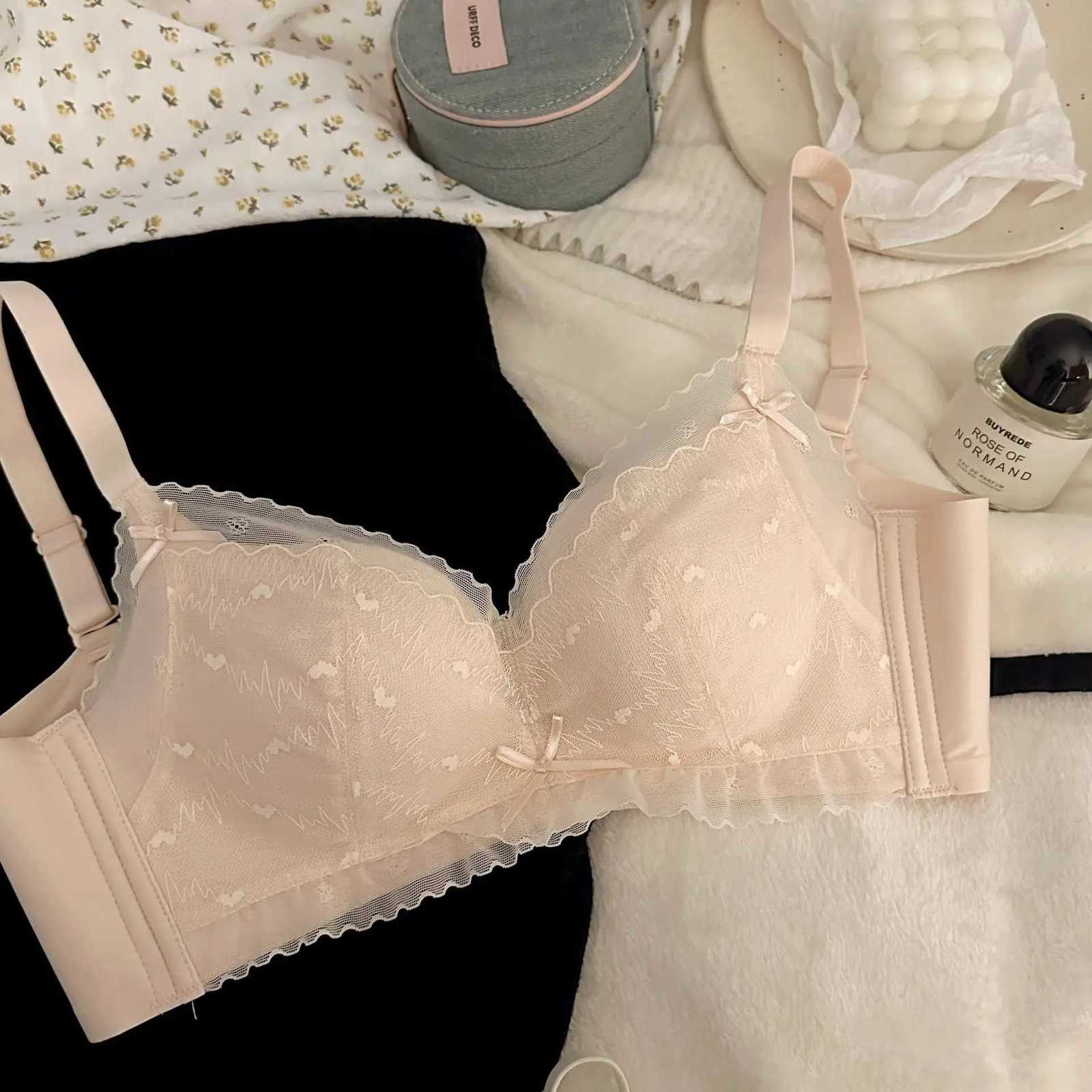 Lace Heart-Shaped Thin Seamless Bra Set with Small Chest Gathered on Top and Anti Sagging Support Without Steel Ring Bra Set Z260402
