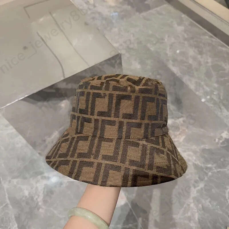 Designers Mens Womens Bucket Hat Fitted Hats Multicolour Reversible Canvas Designers Cap Hats Men Summer Fitted Fisherman Beach Cap d74