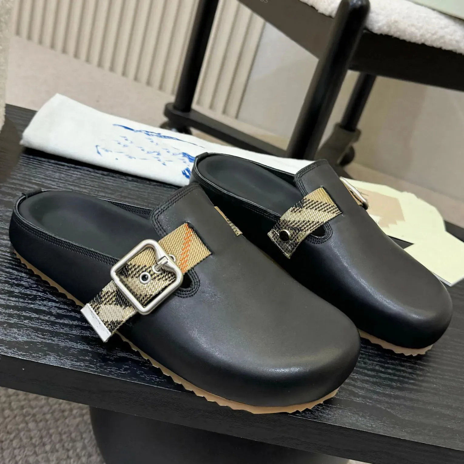 Designer Slippers Sandal Slides Check Suede Urchin Clogs Slippers Designer Fashion High-Quality Men Women Suede Half Sandals Size 02445