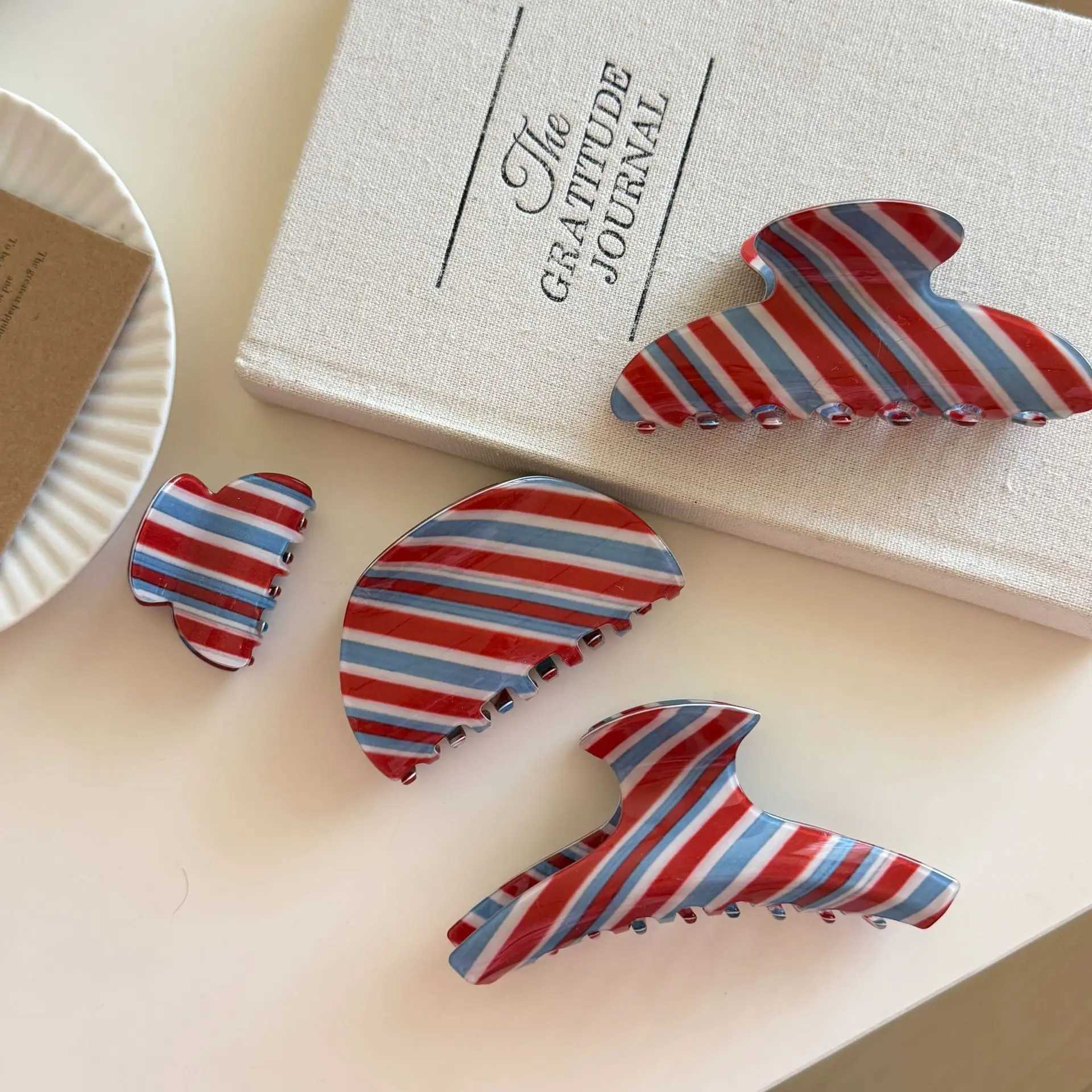 Blue Red Stripe Pattern Hair Claw Retro Irregular Design Acrylic Hair Claw Festive Atmosphere Clips Hair Accessories for Women H260402