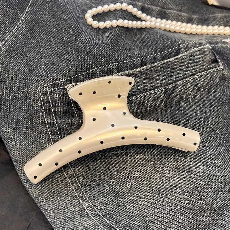 Sweet girly polka dot cherry grab clip hair grab hair accessories high value Mori versatile back head shark clip hair 2025 H260402