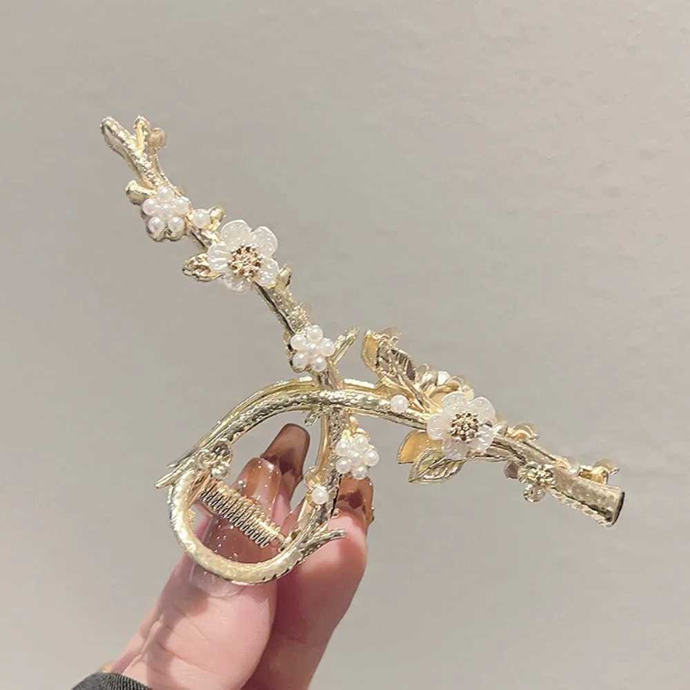 Elegant Retro Pearl Blossom Branch Hair Claw with Floral Detail Nature-Inspired Womens Fashion Hair Accessory H260402