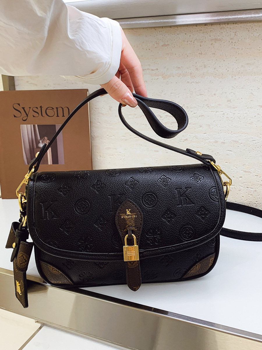 The New Style High Quality Sense Fashionable All Build Foreign Gas Small Square Bag Woman Retro Shoulder Bag Crossbody Bag 2026