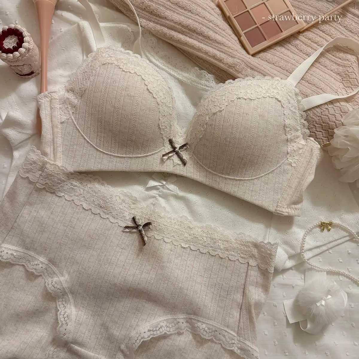 Teenage Lace Floral Bra Set Comfortable Non-steel Ring Beauty Back Small Breasts Gathered up Support Anti-Sagging Bra Set Z260402