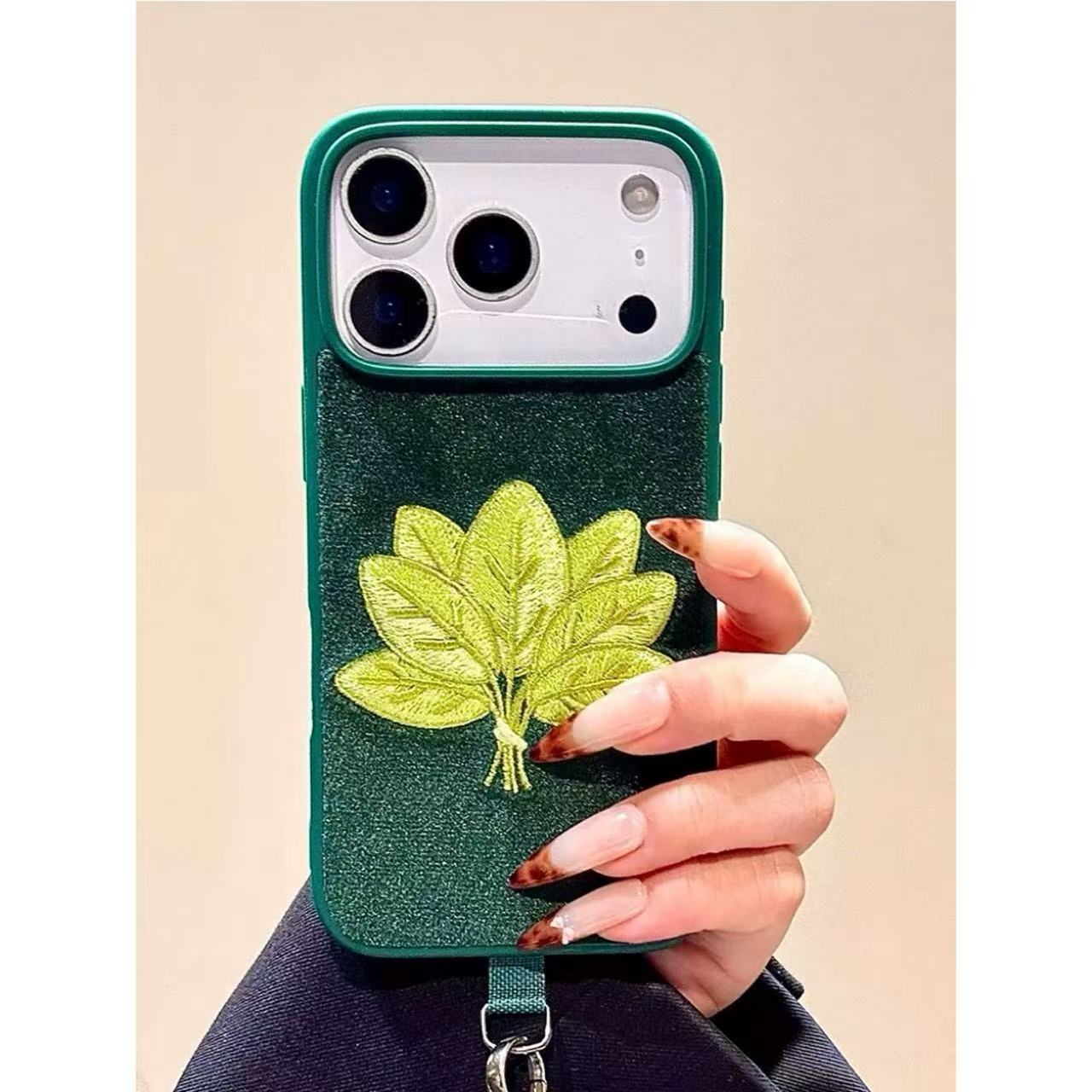 Autumn and winter flannel green bottom embroidered grapefruit leaf hand strap for iPhone iPhone case
