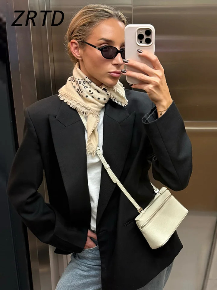 Elegant Womens Knit Printed Tassel Square Scarf Vintage Fashion Cozy Shawl 2026 Spring Lady Chic Casual Spring Warm Scarves 260324