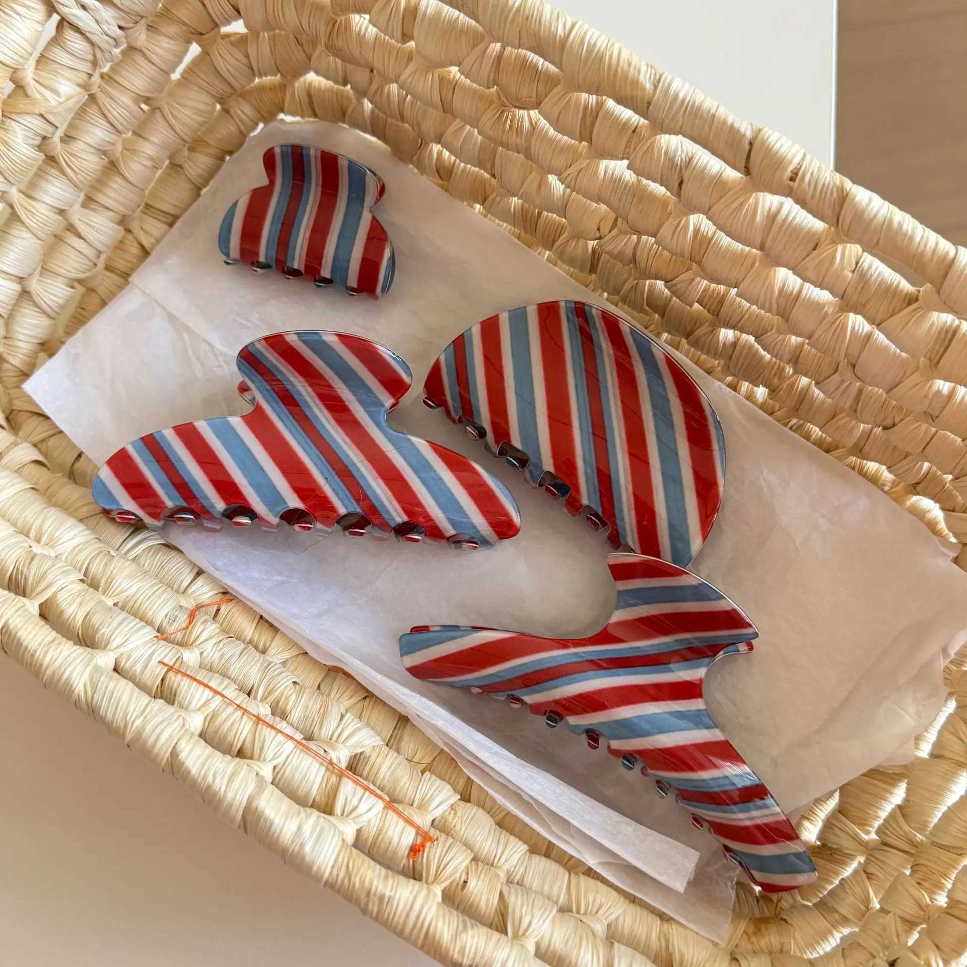 Blue Red Stripe Pattern Hair Claw Retro Irregular Design Acrylic Hair Claw Festive Atmosphere Clips Hair Accessories for Women H260402