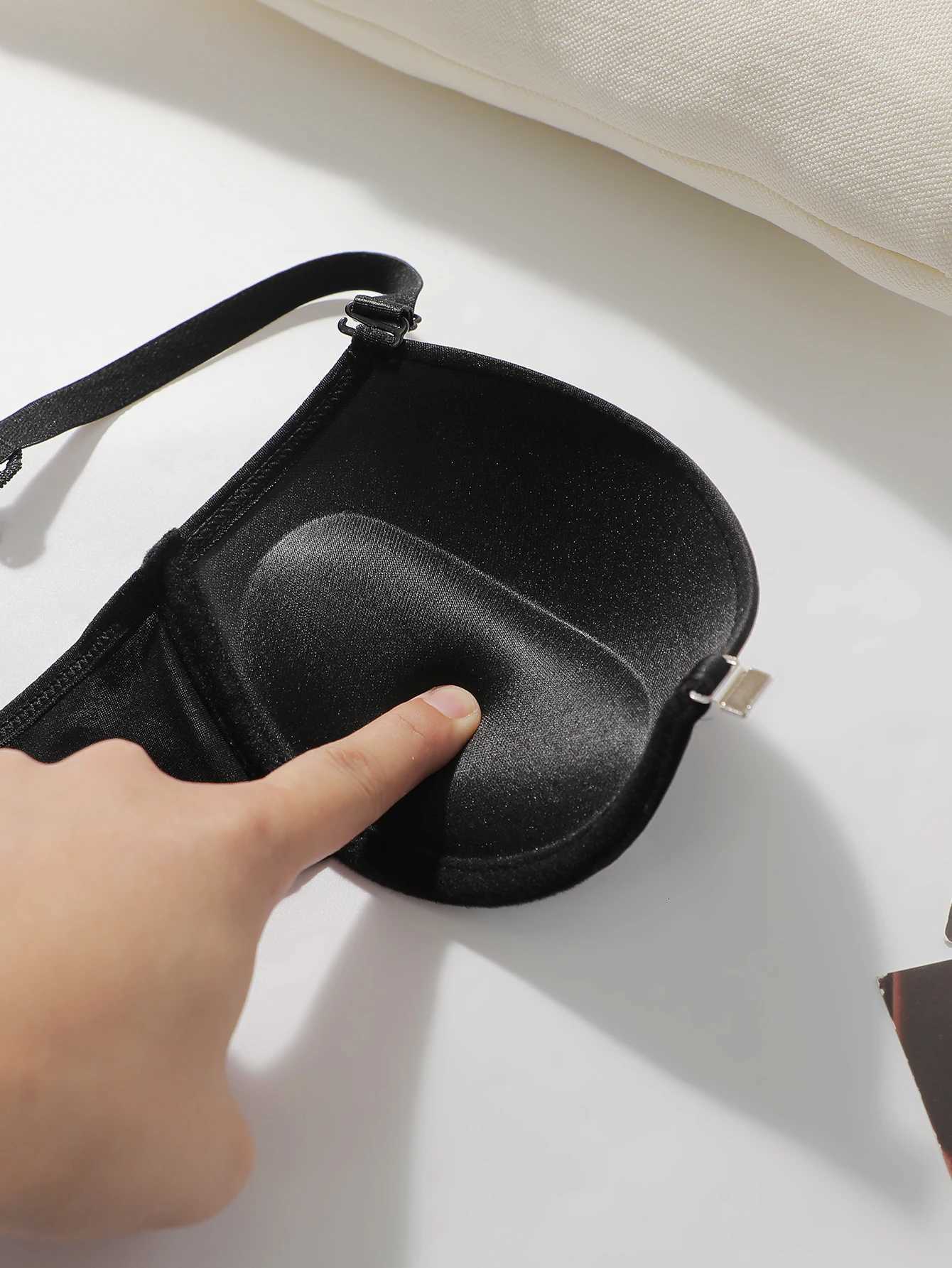 Womens embroidered lace lingerie set for front gathered push ups back butterfly comfortable and close fitting bra set 2120 Z260402