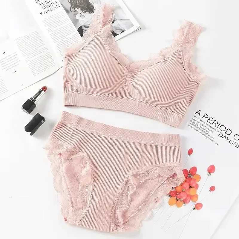 Newest Lace Underwear Set Padded Bra Set Without Steel Ring Solid Womens Underwear Brassiere Comfortable Fitness Crop Top Z260402
