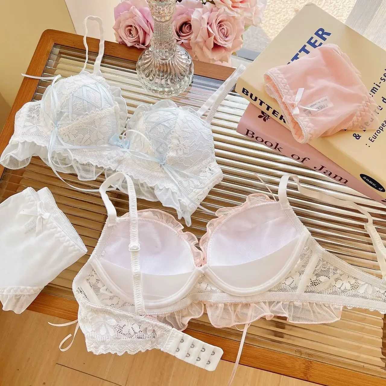 Japanese Style Lolita Princess Wind material cotton Lace Design for Girls Push-up Bra Women Underwear Push Up Bra Suit Z260402