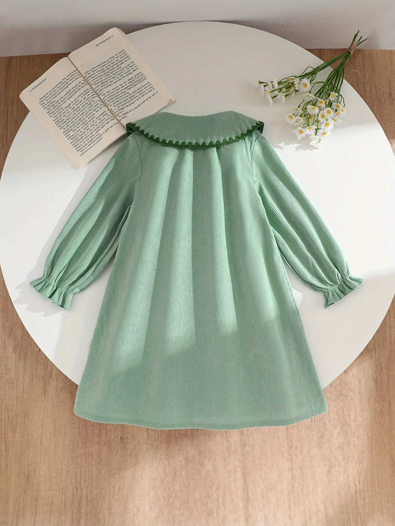 Girls dress autumn solid color corduroy long sleeved doll collar embroidered sweet and cute style suitable for travel H260402