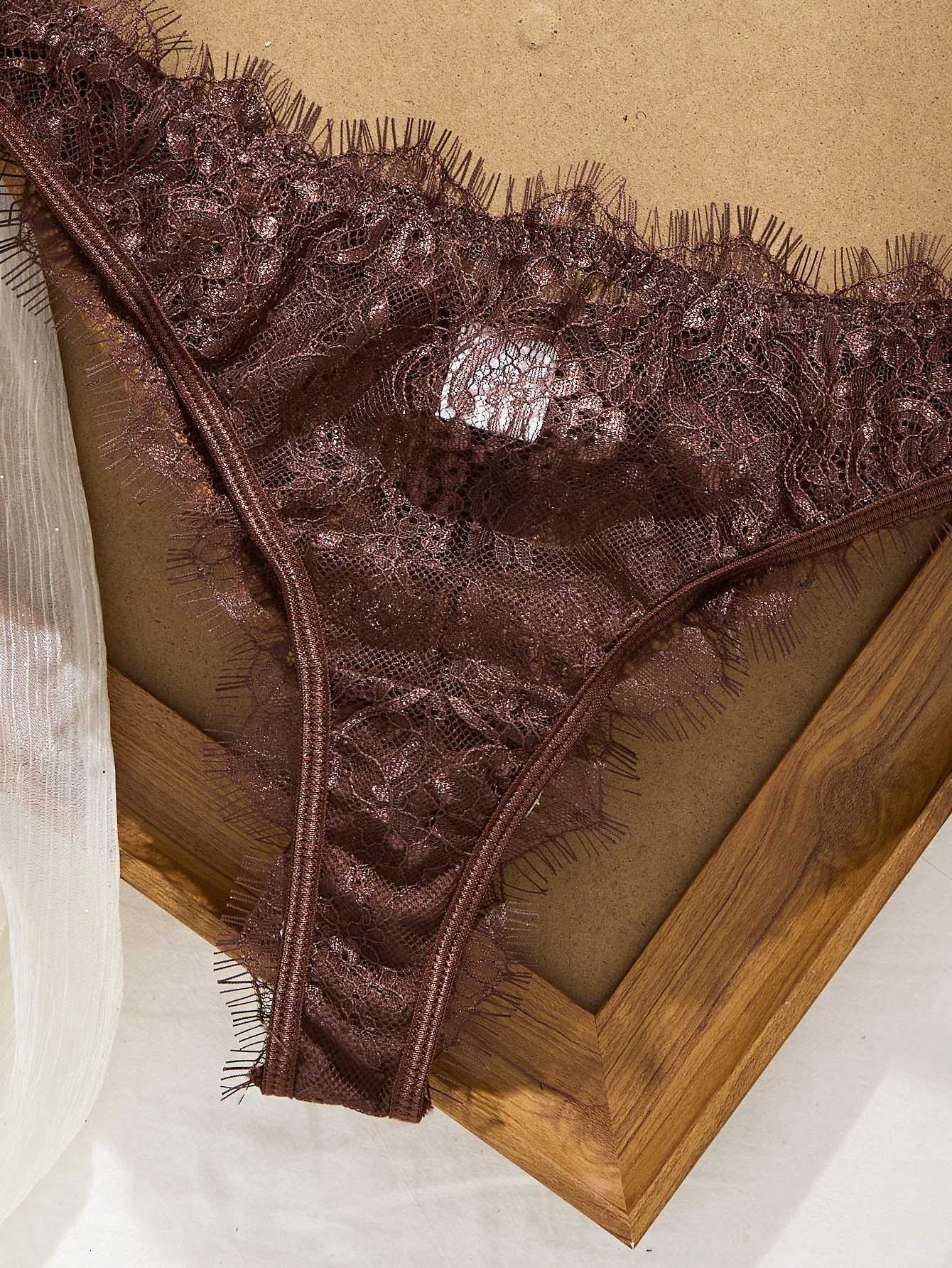 Ladies Basic Style Thin Lace Bra And Panty Set Seamless Single Layer Eyelet Underwear Comfortable Intimate Apparel Z260402