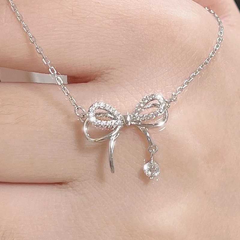 Korean Crystal Bowknot Pendant Necklaces For Women Cute Shiny Bow Clavicle Choker Necklace Sliver Chains Fashion Jewelry Gifts H260403