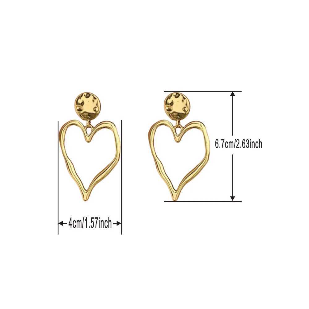 Vintage Style Irregular Heart Line Metal Earrings for Women Casual Fashion Jewelry Perfect Gift for Parties H260403