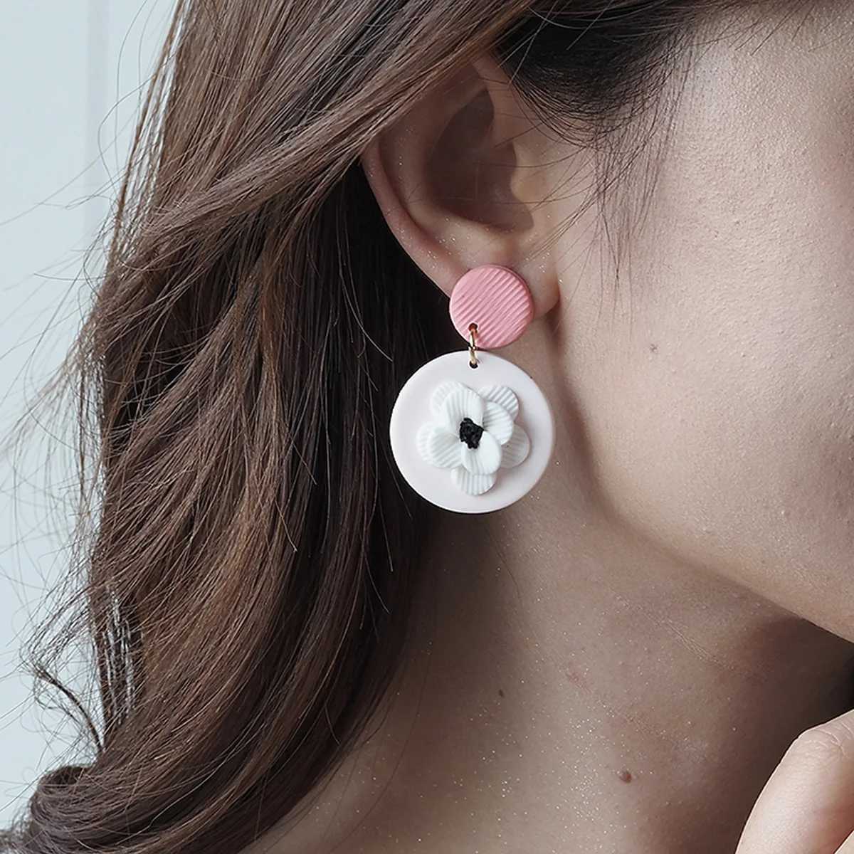 2025 Trendy Fashion Romantic Floral Cluster Pink Handmade Polymer Clay Earrings Womens Accessories Spring Holiday Daliy Wear H260403