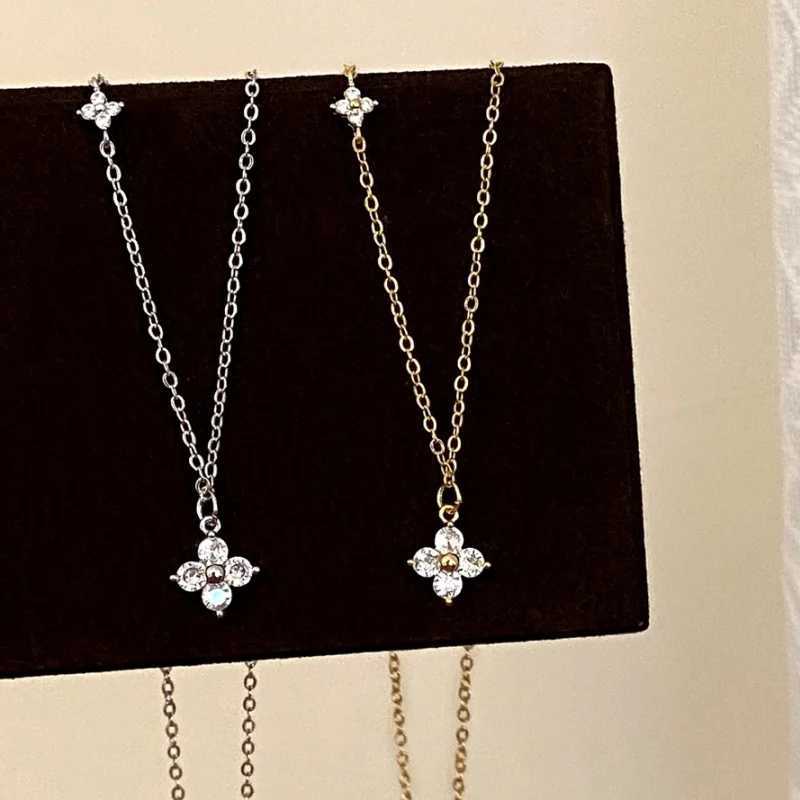 Light Luxry Flower Inlaid Zircon Necklace for Women 2025 New Trend Chain Neckalce Party Jewelry Gifts H260403