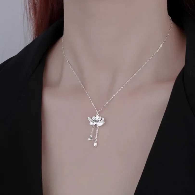 Lotus Tassel Necklace Womens New Popular Good Luck Lotus Pendant Chinese Style Elegant Flower Necklaces Jewelry Accessories H260403