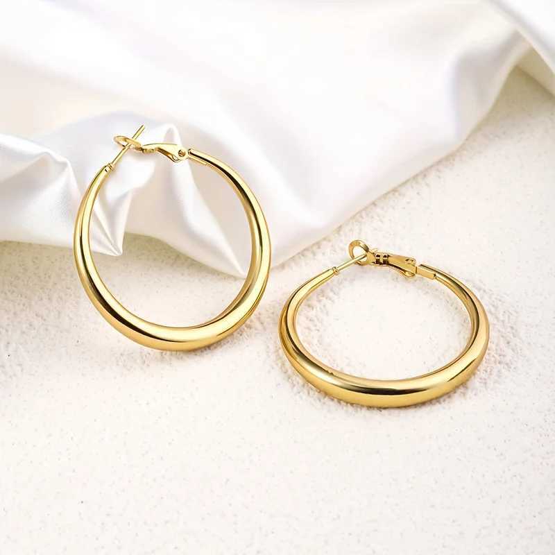 EVISPOL Elegant Golden Hoop Earrings for Women Thick Design Lightweight Comfortable Perfect for Daily Wear or Parties Jewelry H260403