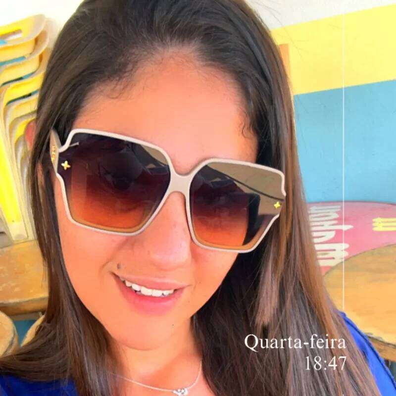 Fashionable square women's sunglasses, luxurious UV resistant large frame sunshade mirror, fashionable luxury large frame mirror