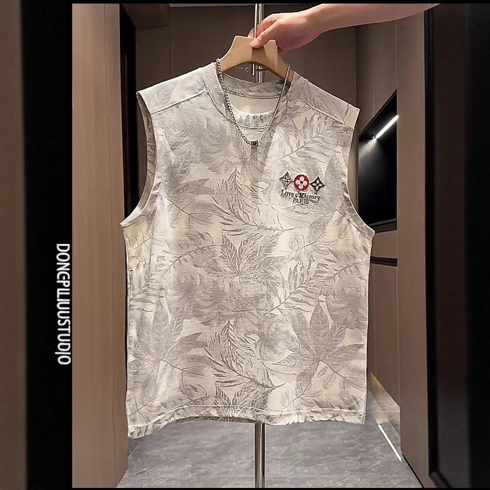 Luxury Brand Designer Sleeveless top with stylish heavy embroidery men summer trendy loose-fitting casual vest for handsome young men