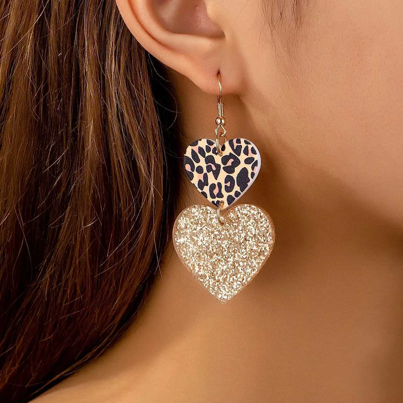 A Pair of Womens Dangle Earrings Exaggerated Leopard Print Acrylic Heart-Shaped Nightclub Party Style Earrings Suitable for Everyday Wear H260403