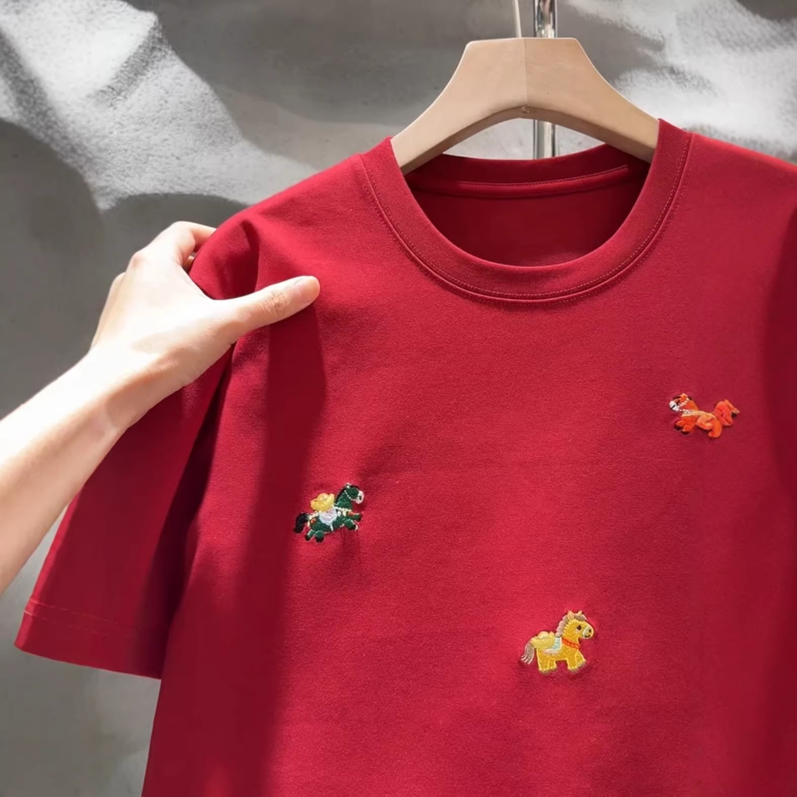 Luxury Brand Designer T-shirt 2026 Spring New Year Edition Red Horse Year Embroidery Unisex Trendy Brand Short Sleeve Casual Versatile Half Sleeve Top