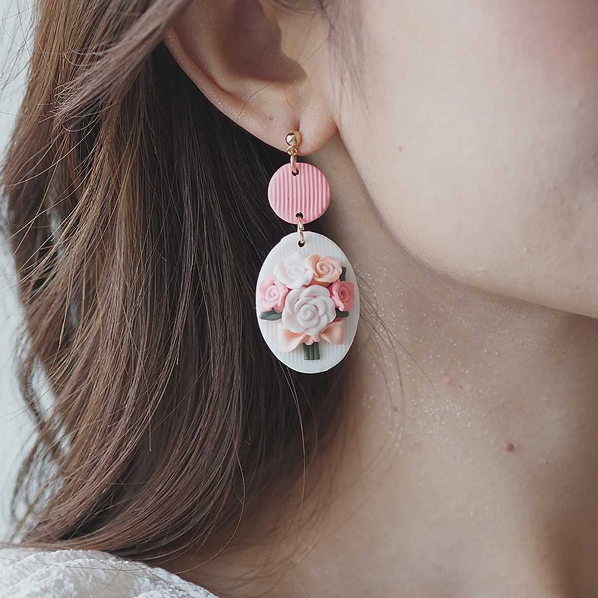 2025 Trendy Fashion Romantic Floral Cluster Pink Handmade Polymer Clay Earrings Womens Accessories Spring Holiday Daliy Wear H260403