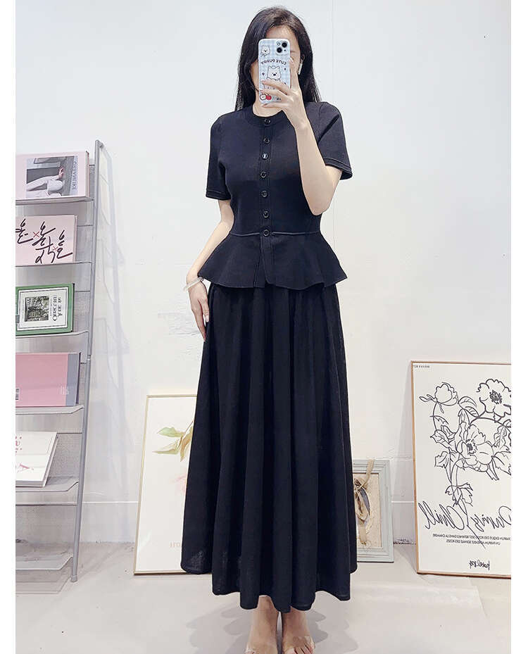 2026 Spring New Designer k30 French Women's Long Skirt Hepburn style Artificial Two piece pleated slim knit dress