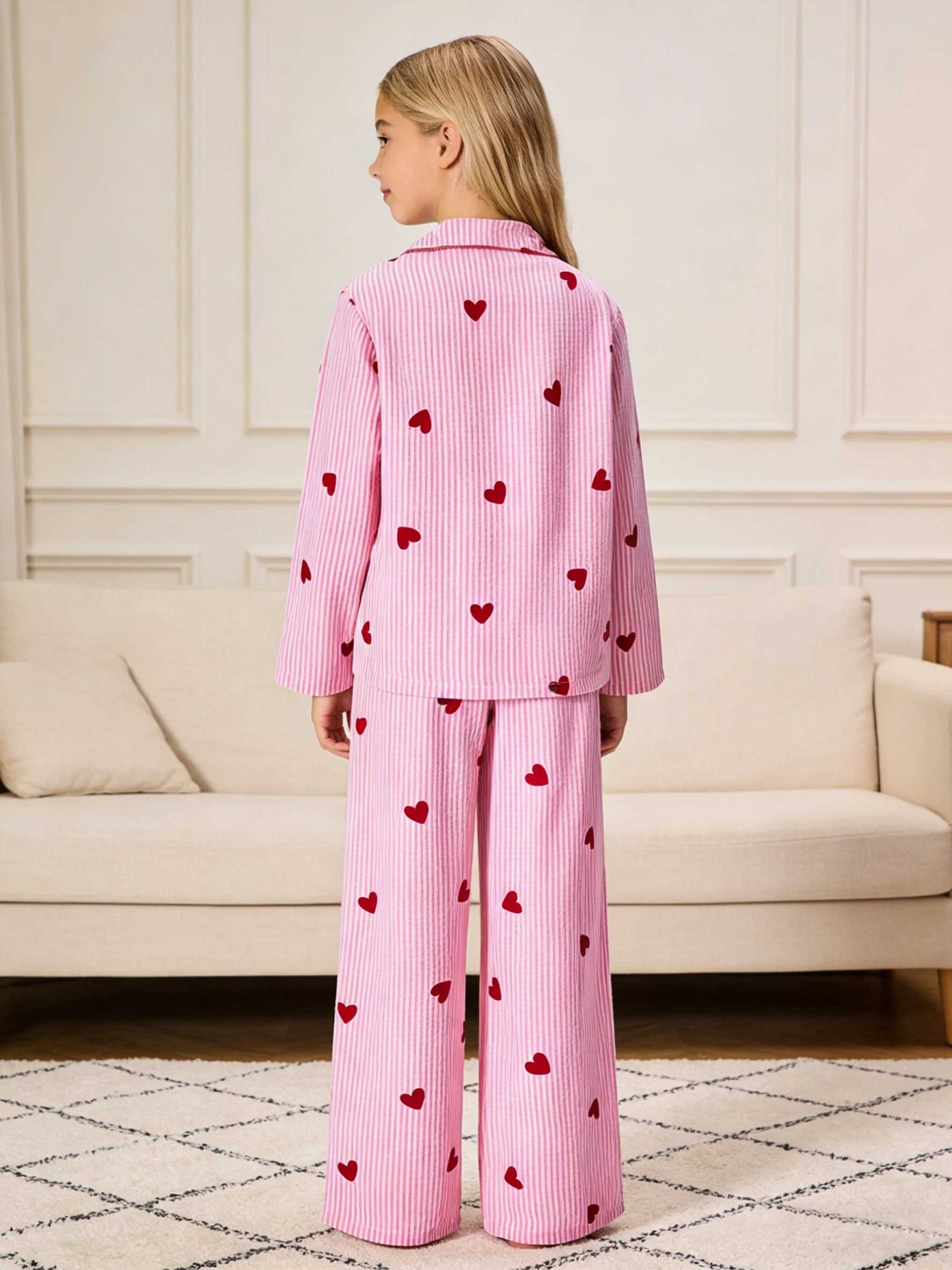 Spring and autumn childrens home clothes set girls heart-shaped striped top and trousers suitable for daily casual wear H260403