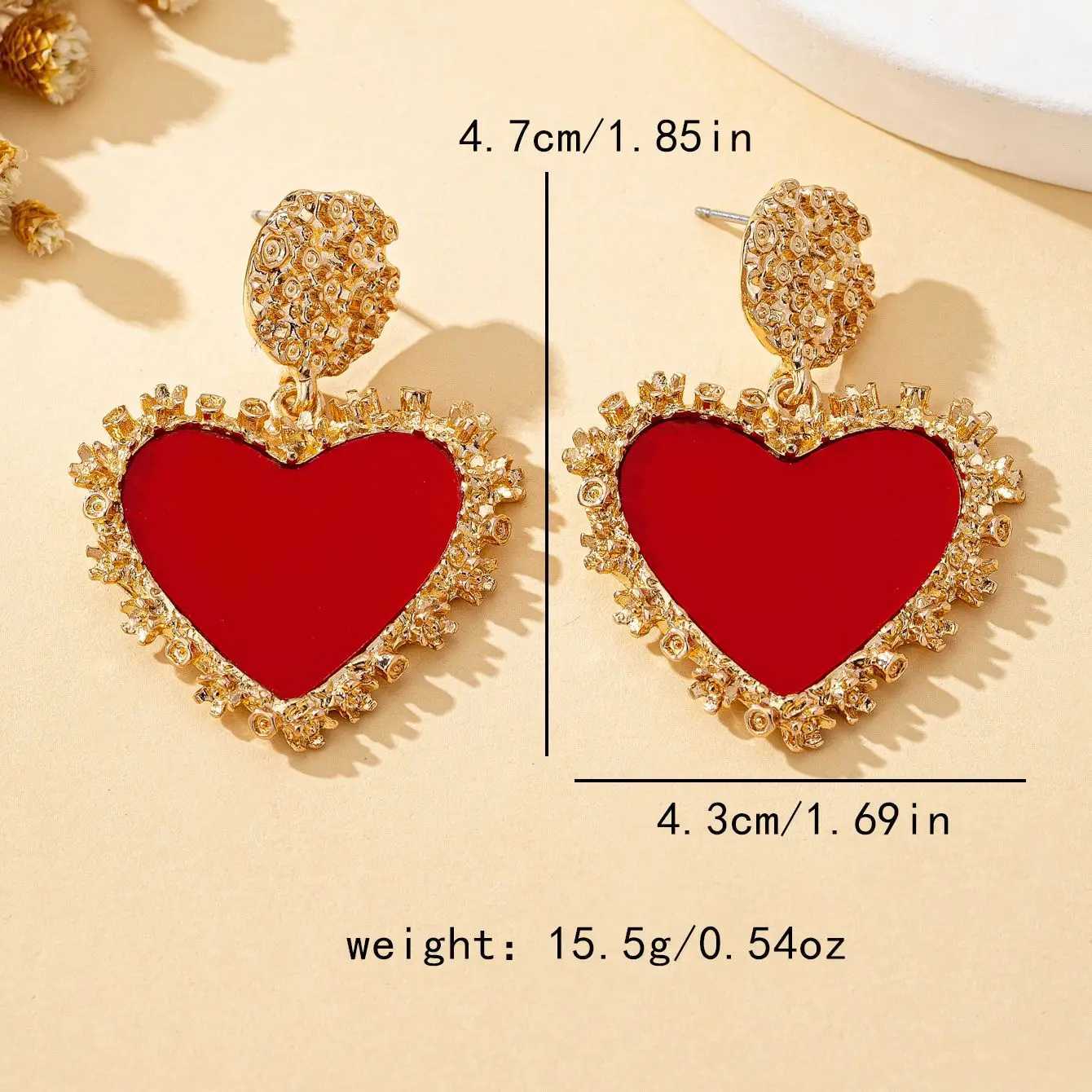 A Pair of Womens Earrings Heart-Shaped Red and Black Leopard Print Metal Acrylic Pendant Earrings Suitable for Daily Wear and Vacation Wear H260403