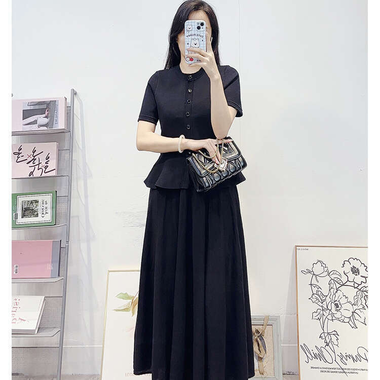 2026 Spring New Designer k30 French Women's Long Skirt Hepburn style Artificial Two piece pleated slim knit dress