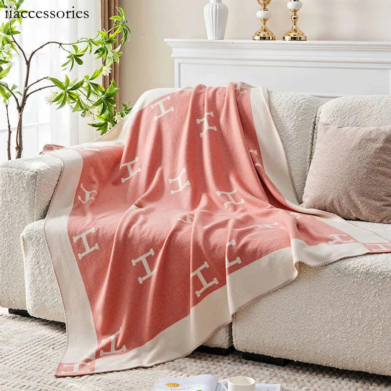 Woven single air conditioning sofa cover with H letter aviation flight blanket