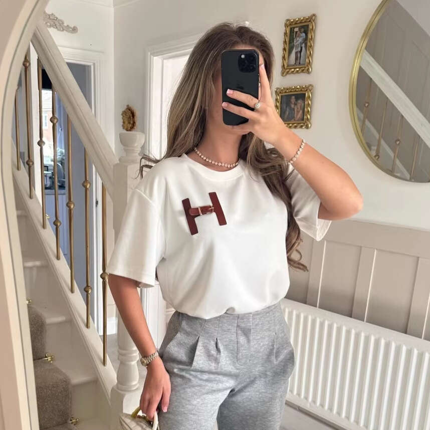 Summer New Women's Short Sleeve T-Shirt Fashion Personalized Leather Label Patch Casual Loose Pullover Top Soft Comfort Tee