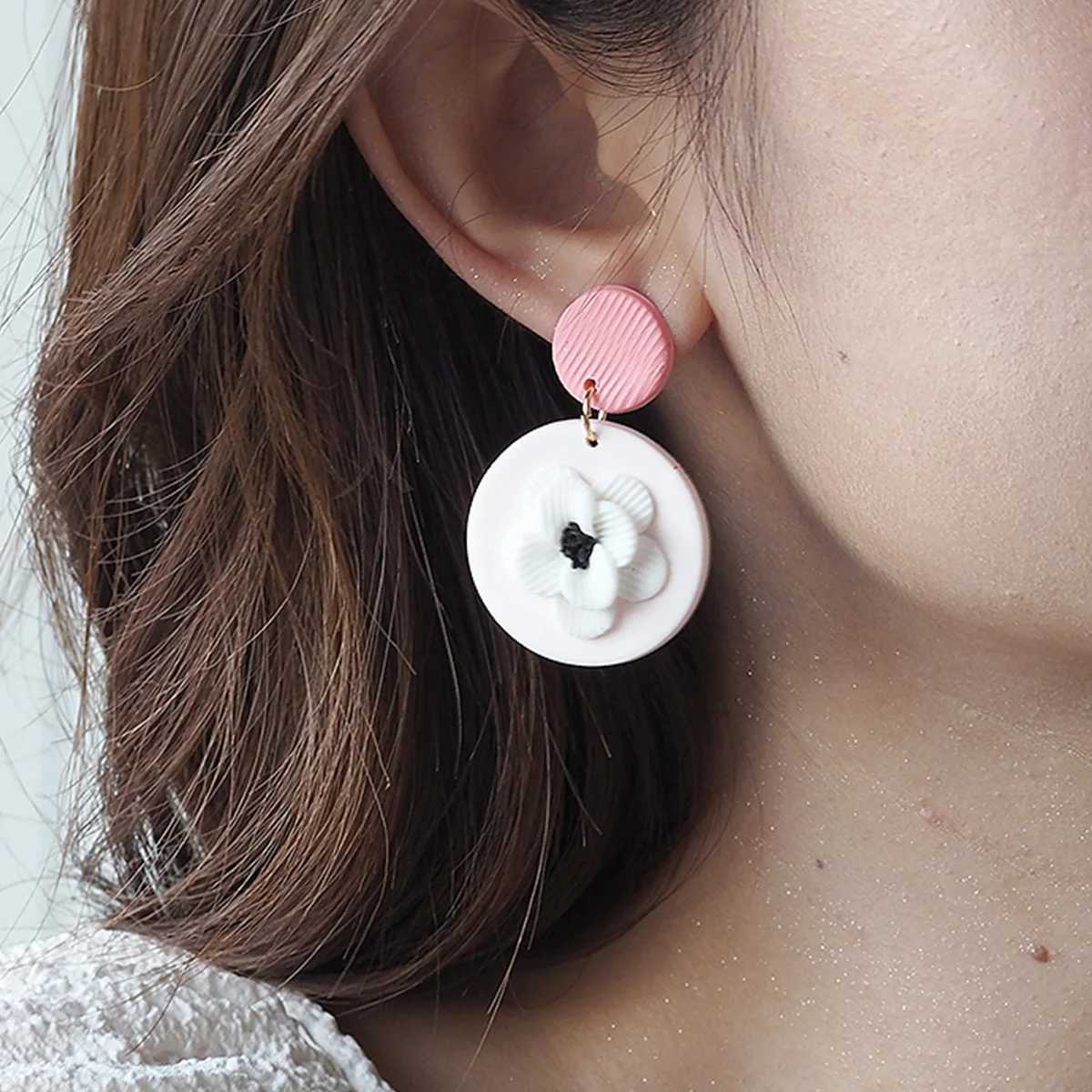 2025 Trendy Fashion Romantic Floral Cluster Pink Handmade Polymer Clay Earrings Womens Accessories Spring Holiday Daliy Wear H260403