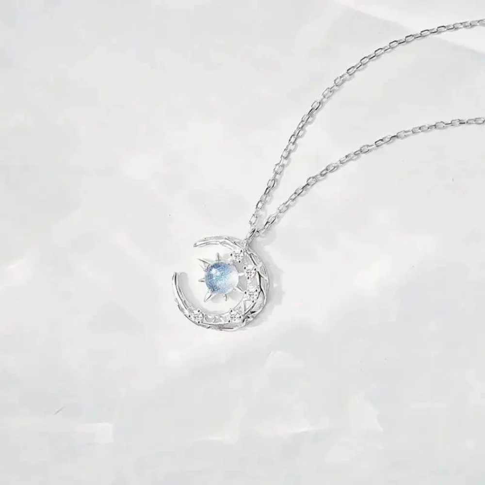 Simple Exquisite Fashionable and Creative Dream Star and Moon Moonstone Necklace Pendant Womens Elegant Pendant Jewelry H260403