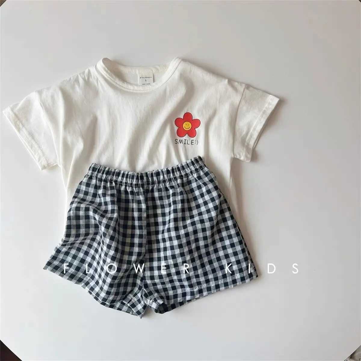 Girls White T-shirt Plaid Shorts 2 Piece/Set Casual Simple Cute Short Sleeve Tracksuits Children Fashion New Summer Costume H260403