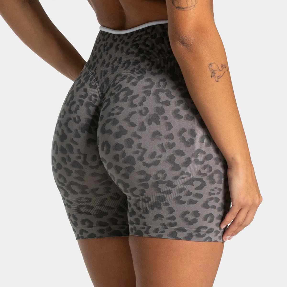 High Waist Leopard Print Seamless Spandex Yoga Pants, Form-Fitting Casual Sports Leggings - view 7