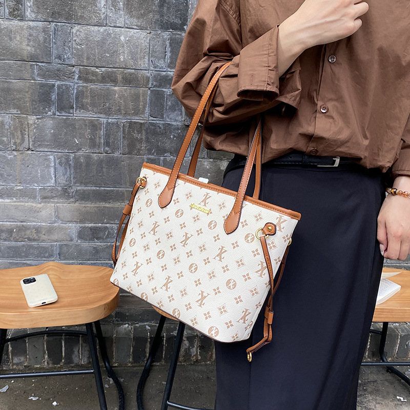 Free shipping Designer bag Women's Versatile Large Capacity Tote Bag with Shoulder Strap - Classic Plaid Design Skin-friendly black