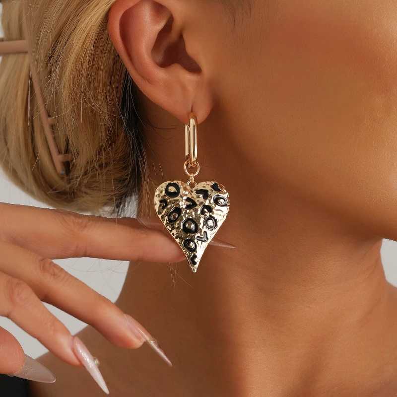 European and American Personalized Creative Spot Gold Color Love Pendant Earrings Womens Fashion Trendy Accessories Jewelry H260403