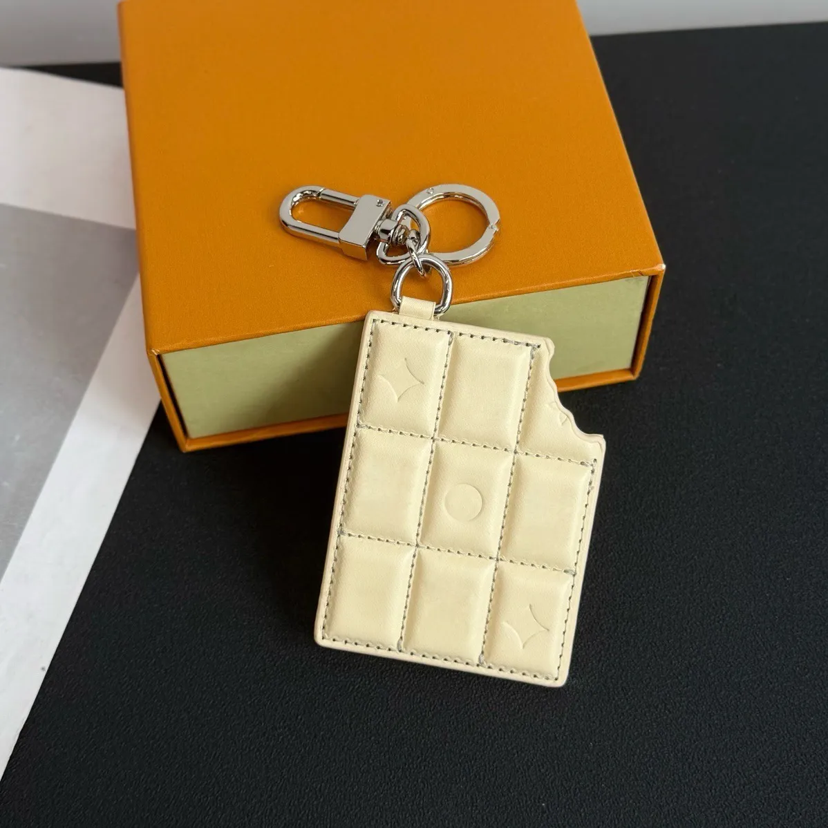 Keychains women's designer Key rings chains wallet Accessories Luxury Key chain Credit Card Holders Mini Wallets Chocolate Bag Charm Leather Classics Purses