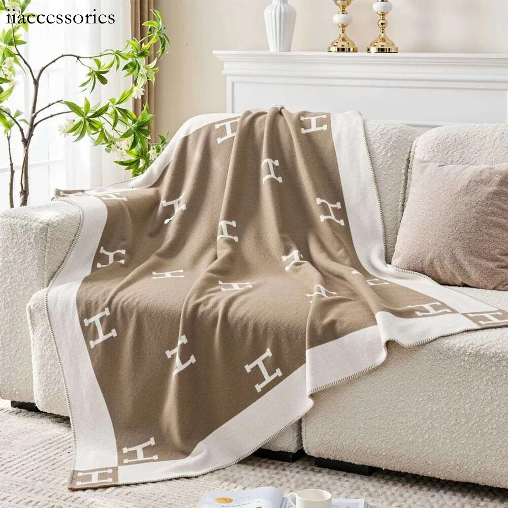 Woven single air conditioning sofa cover with H letter aviation flight blanket