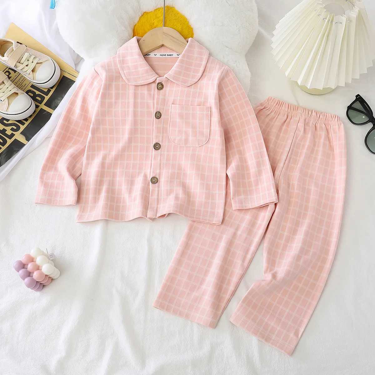 2025 Kids New Years Clothes Set Christmas Cotton Pajamas Childrens Soft Sleepwear Plaid Clothing Button 2 Pcs Suit Xmas Look H260403