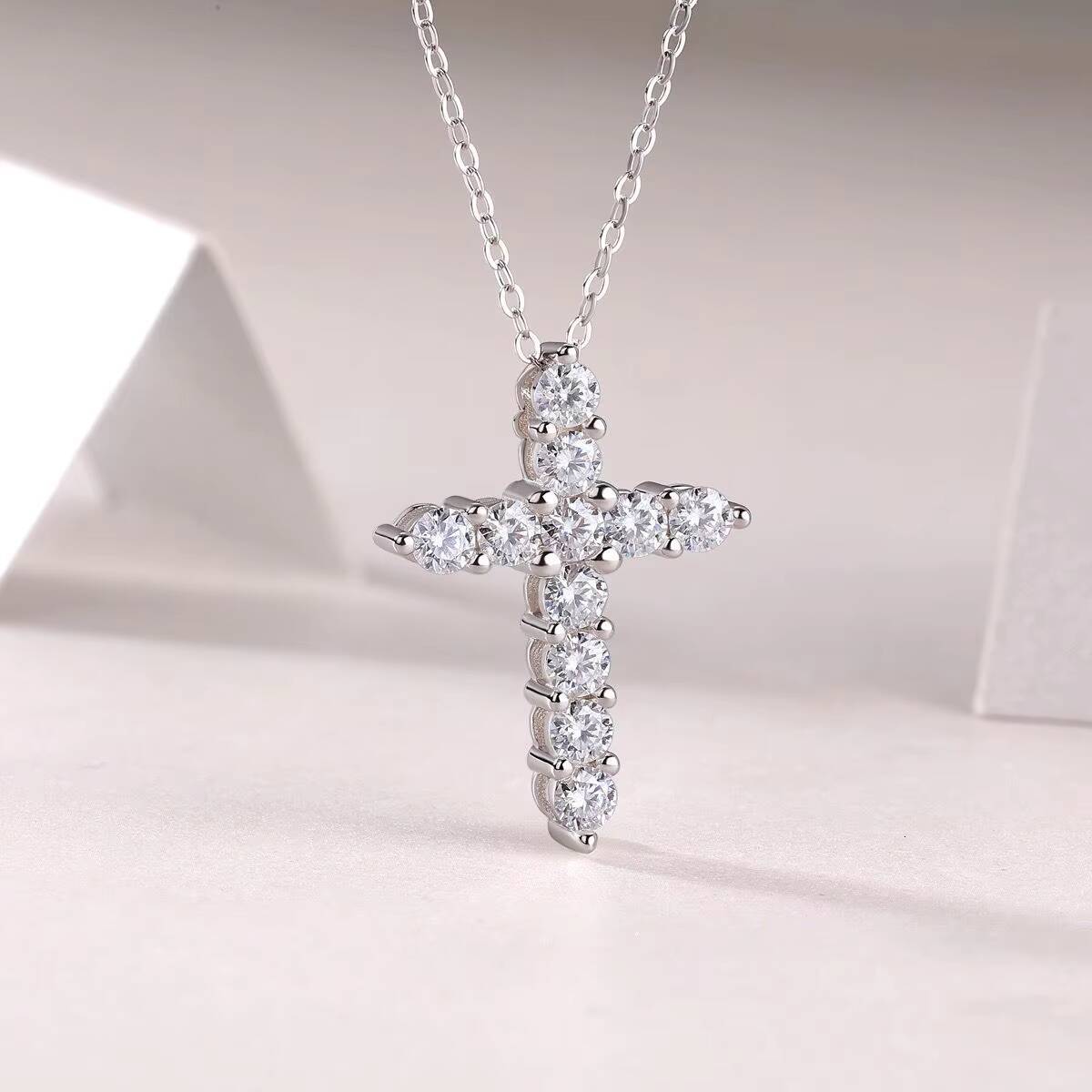 Wholesale Custom Moissanite Cross Necklace 925 Sterling Silver Hip Hop Style Pendant Jewelry for Men Women