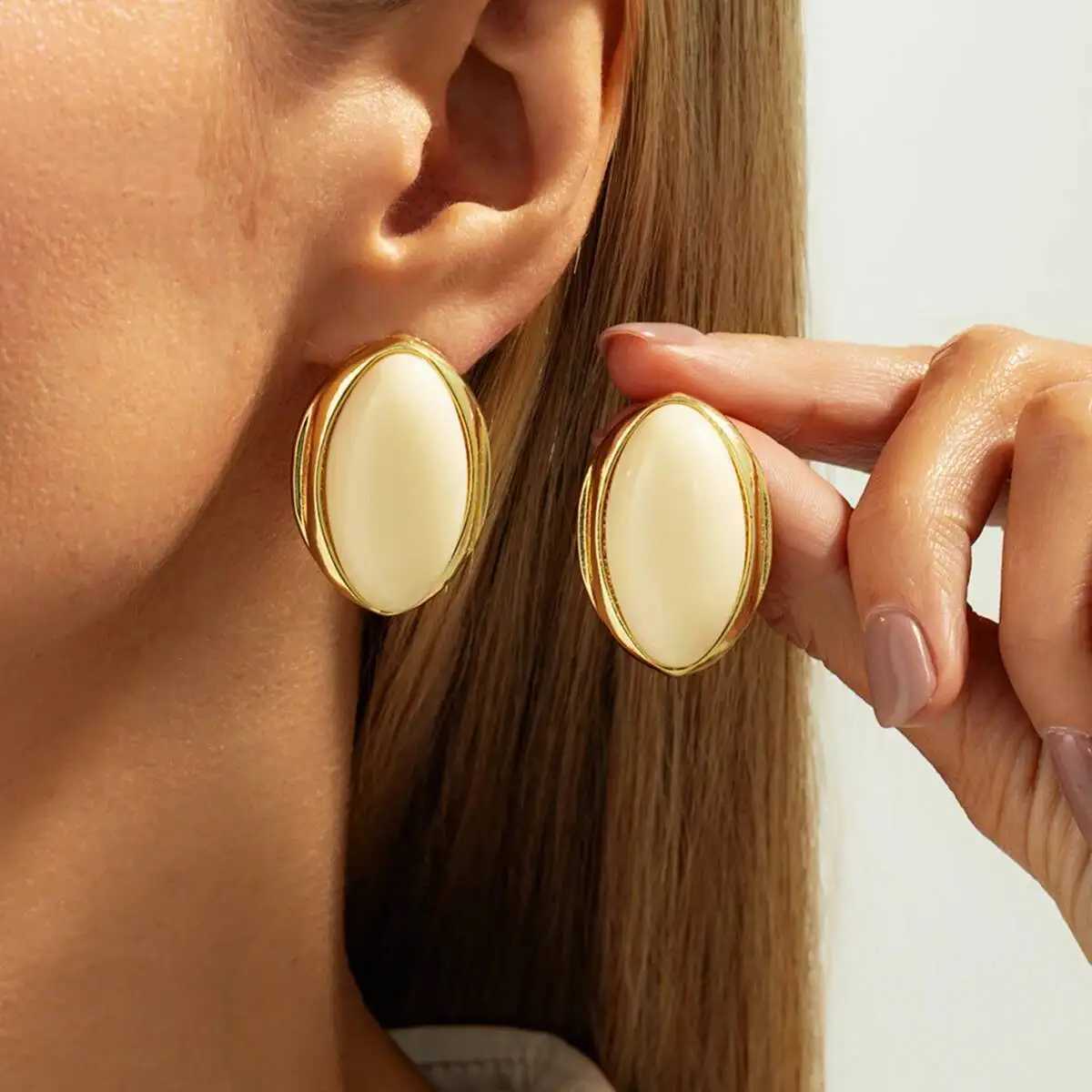 SHIXIN 1 Pair Retro Resin Acrylic Oval Stud Earrings for Women Trendy Gold Color Geometric Earrings Fashion Jewelry Accessories H260403